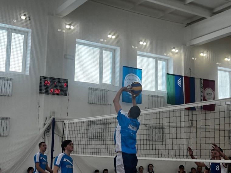 22 марта 2024 г. на базе МБОУ «Комсомольская ООШ» в рамках XXIV спартакиады школьников Октябрьского района прошли соревнования по волейболу среди девушек и юношей.